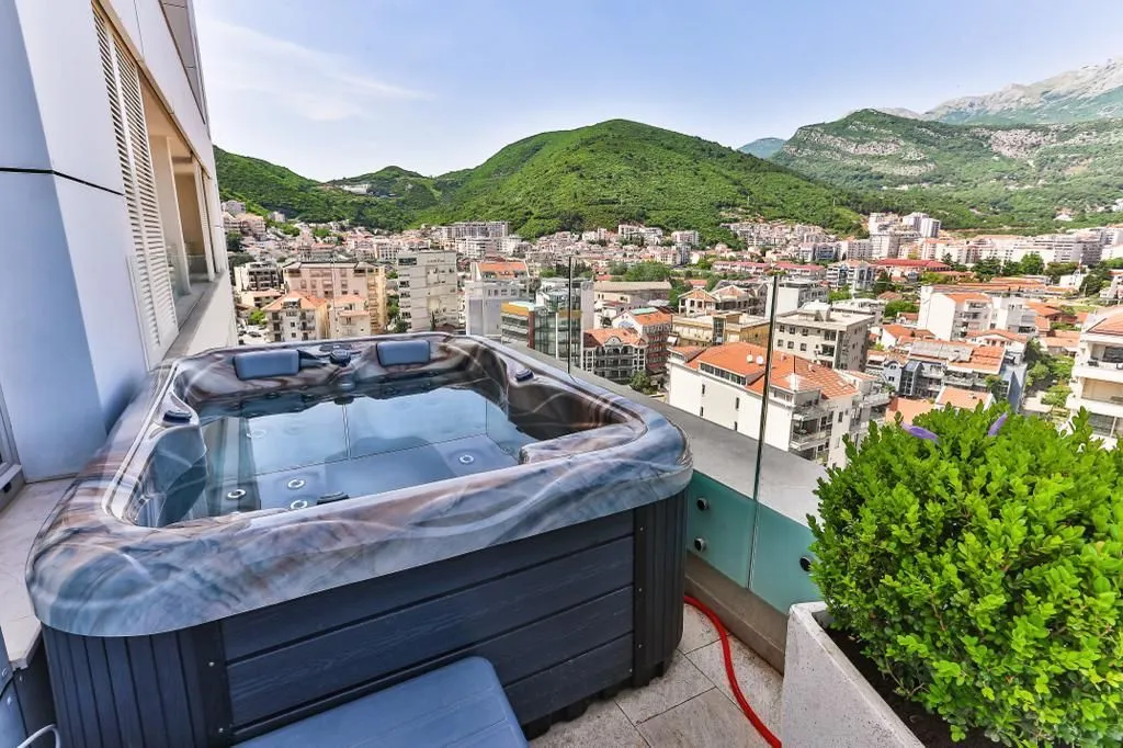 Sale, three bedroom apartment, 142m², Centar, Budva