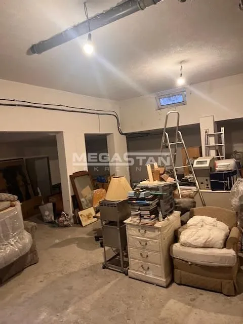 Sale, office space, 124m², Uciteljsko Naselje, Zvezdara Sve Podlokacije