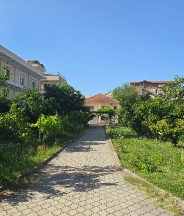 Prodaja, plac, 1893m², Kalimanj, Tivat