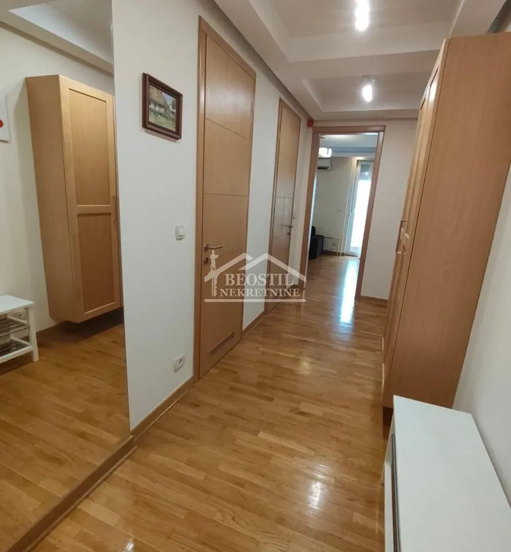 Prodaja, trosoban stan, 106m², Belvil, Beograd