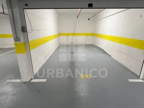 Sale, parking/garage, 10m², Bečići, Budva - image 1