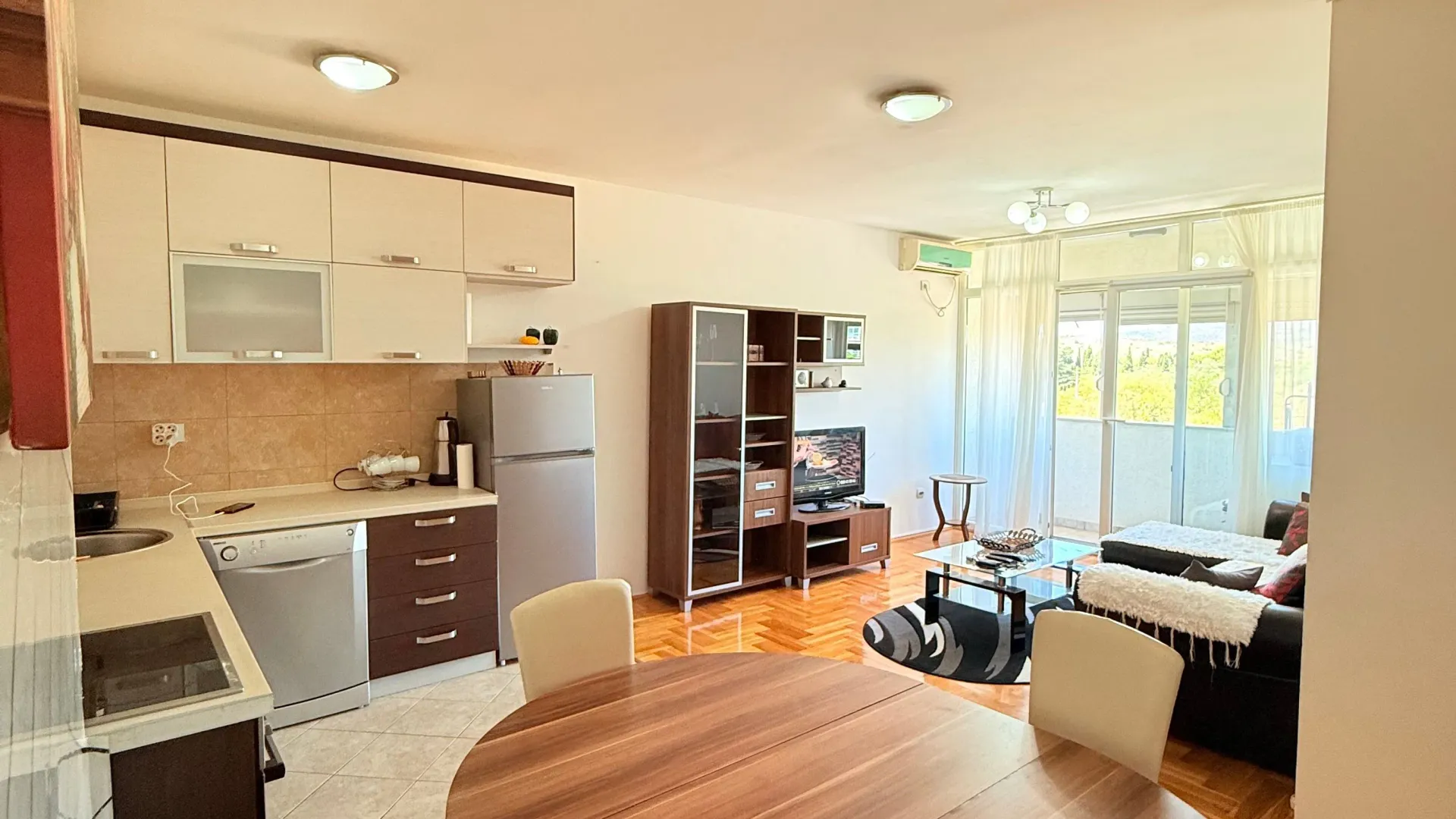 Izdavanje, dvosoban stan, 60m², City Kvart, Podgorica