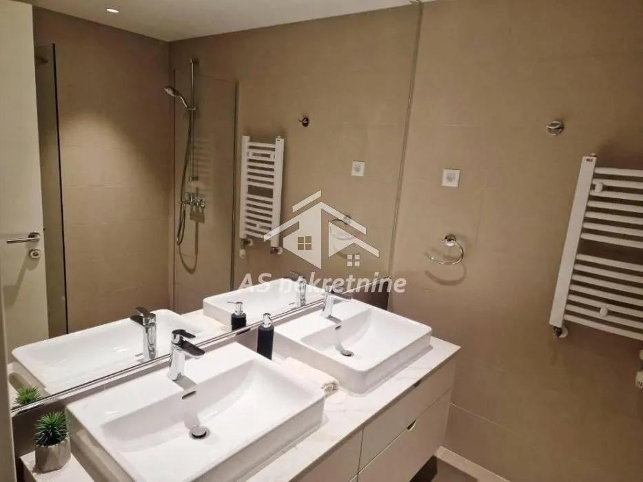 Rent, four bedroom apartment, 109m², Savski Venac, Beograd