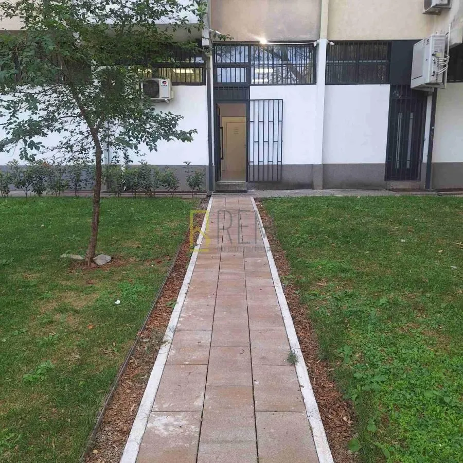 Rent, office space, 220m², Drpe Mandića, Podgorica