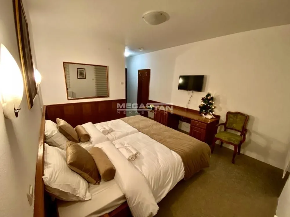 Prodaja, kuća, 1020m², Centar, Zlatibor
