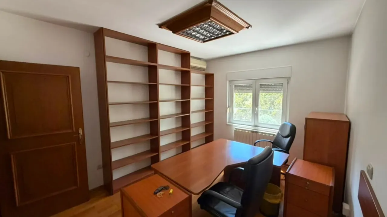 Rent, office space, 150m², Ljubović, Podgorica