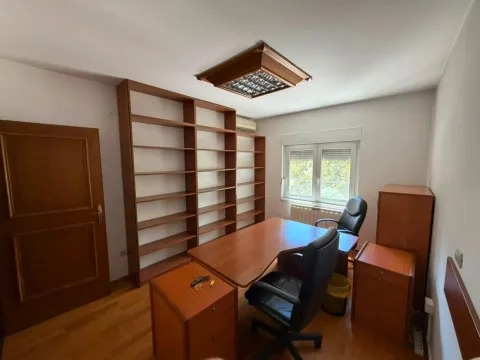 Rent, office space, 150m², Ljubović, Podgorica - image 1