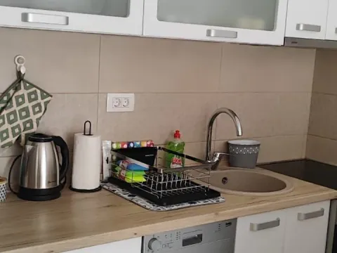 Rent, one bedroom apartment, 42m², Tivat, Crna Gora - image 10