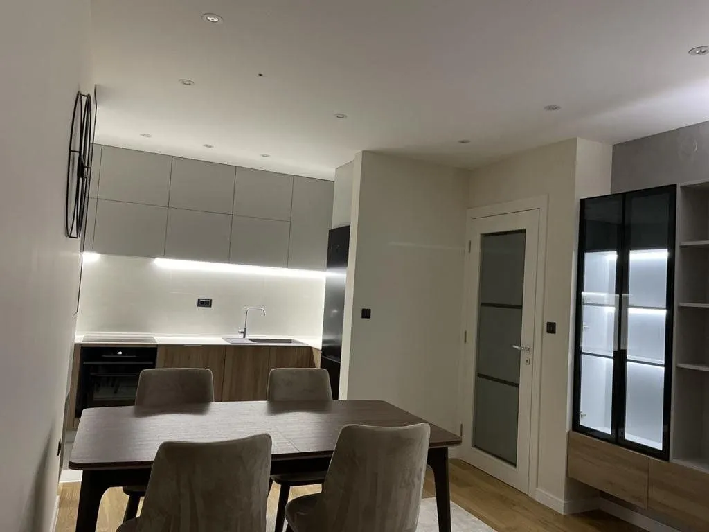 Izdavanje, jednosoban stan, 53m², Central Point, Podgorica