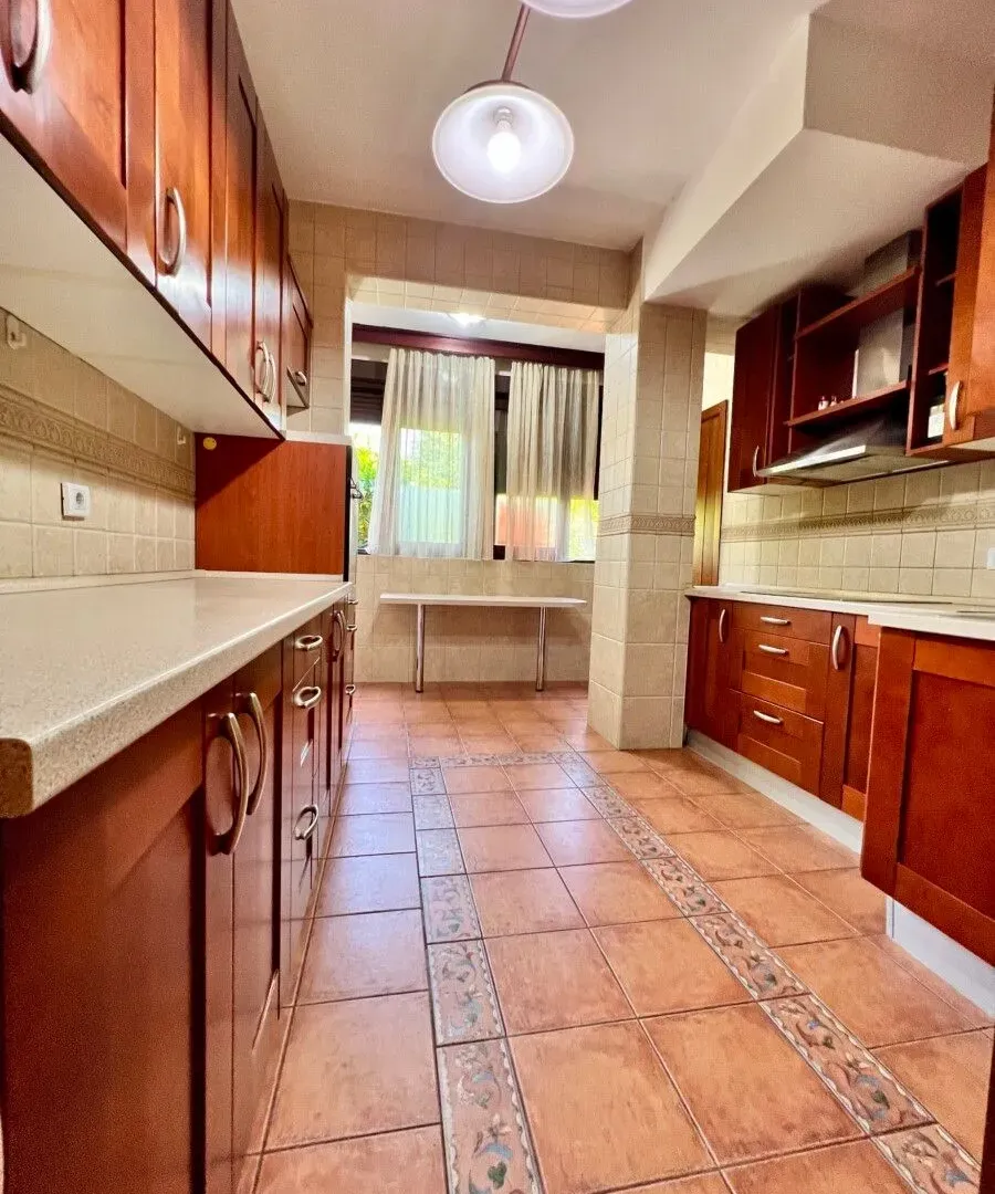 Rent, house, 215m², Gorica C, Podgorica