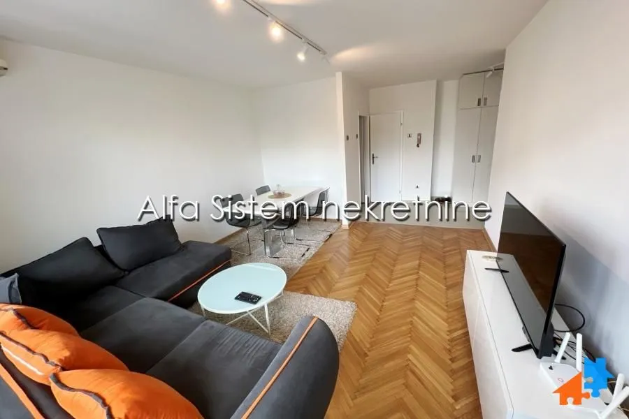 Rent, two bedroom apartment, 54m², Kalenić Pijaca, Vračar Sve Podlokacije