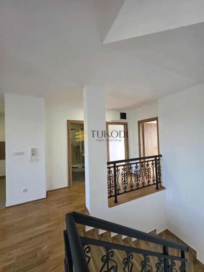 Prodaja, trosoban stan, 80m², Mišeluk, Petrovaradin