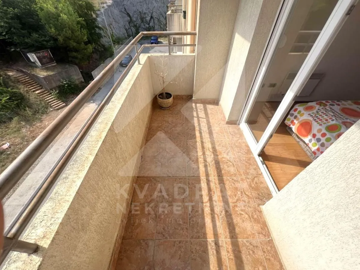 Izdavanje, jednosoban stan, 35m², Vezirov Most, Podgorica