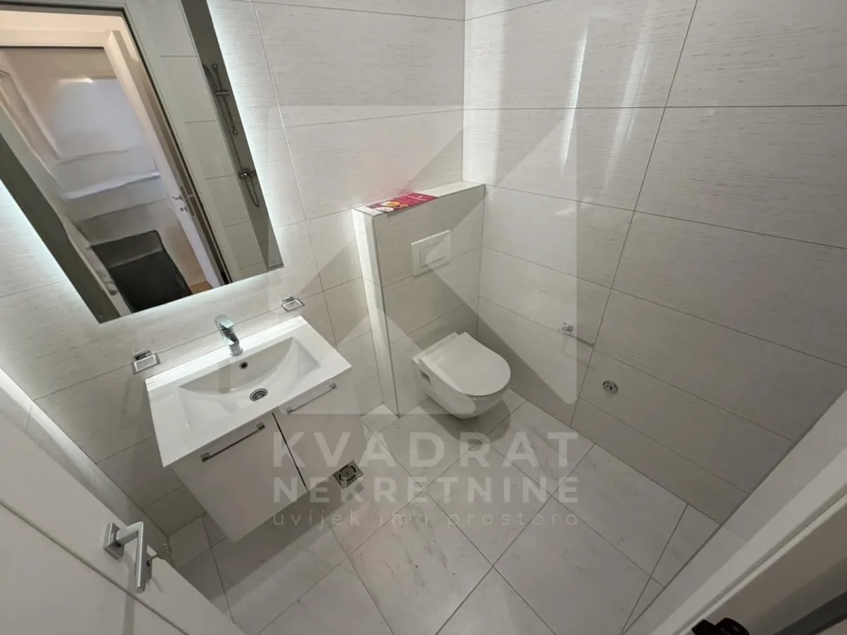 Prodaja, trosoban stan, 104m², Stari Aerodrom, Podgorica