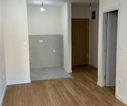 Rent, one bedroom apartment, 40m², Central Point, Podgorica - image 4