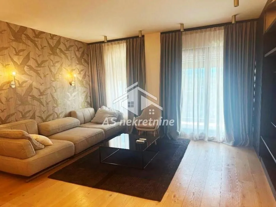 Izdavanje, četvorosoban stan, 100m², Novi Beograd Sve Podlokacije, Beograd