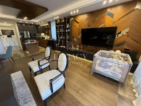 Izdavanje, trosoban stan, 88m², Savski Venac, Beograd - image 10