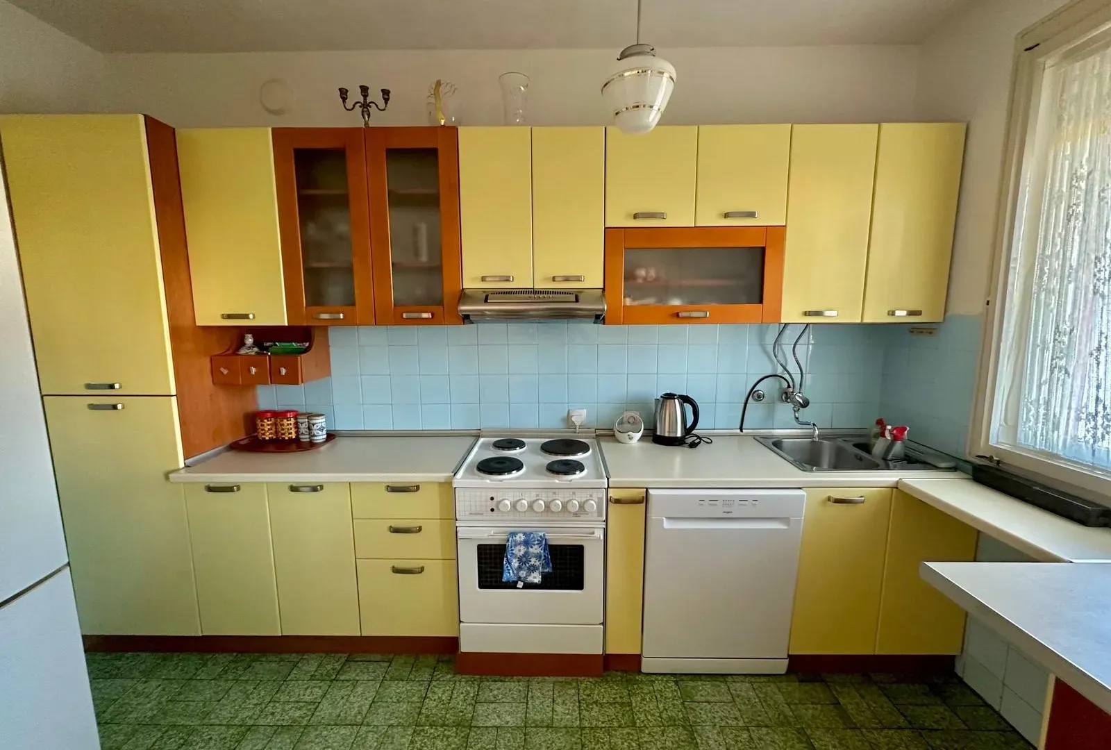 Izdavanje, trosoban stan, 107m², Masline, Podgorica