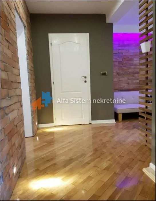 Izdavanje, trosoban stan, 69m², Stari Grad, Beograd