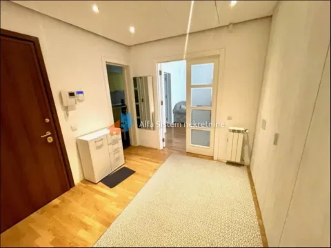 Izdavanje, trosoban stan, 122m², Vračar Hram, Vračar Sve Podlokacije - image 15