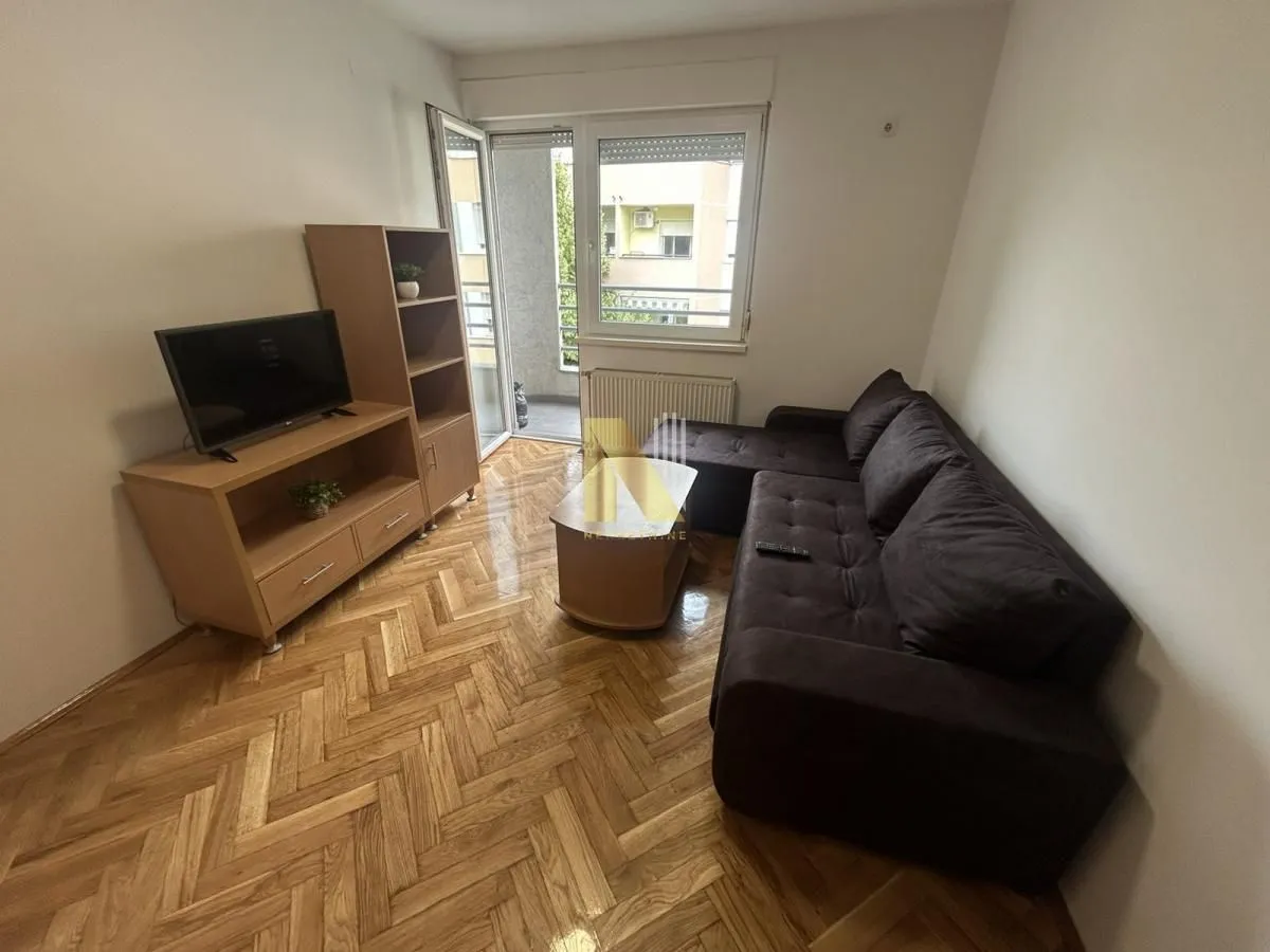 Izdavanje, jednosoban stan, 37m², Socijalno, Novi Sad Sve Podlokacije