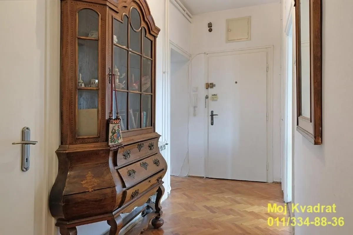 Prodaja, dvosoban stan, 55m², Kalenić Pijaca, Vračar Sve Podlokacije