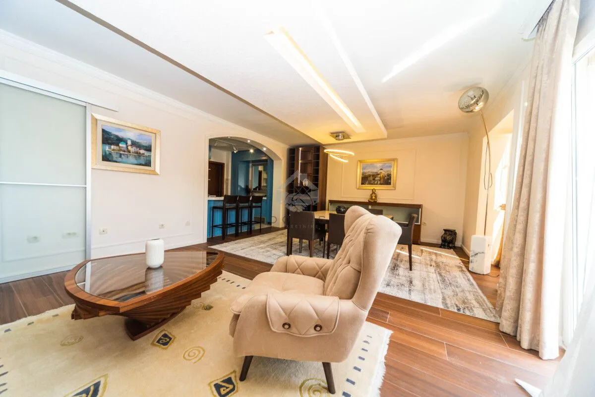 Rent, three bedroom apartment, 200m², Gorica C, Podgorica