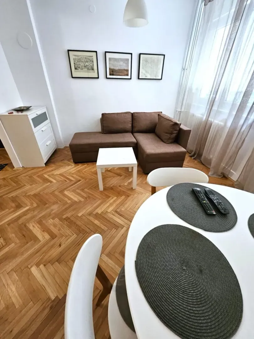 Izdavanje, dvosoban stan, 41m², Stari Grad, Beograd