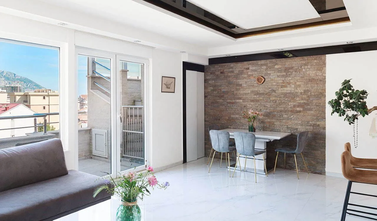 Prodaja, trosoban stan, 85m², Centar, Budva