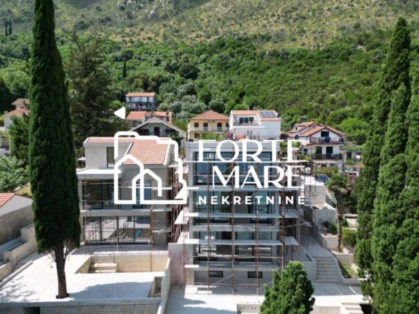 Prodaja, kuća, 309m², Njivice, Herceg Novi
