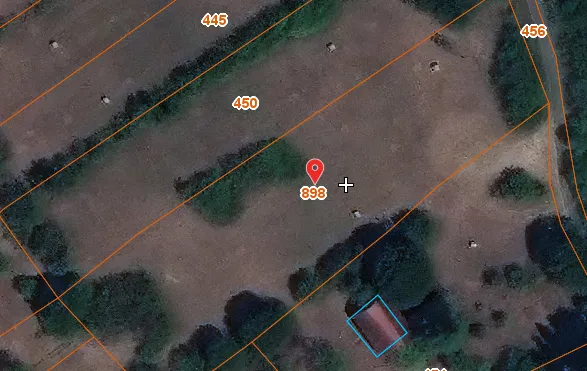Katastarski snimak zemljišta sa označenim parcelama.