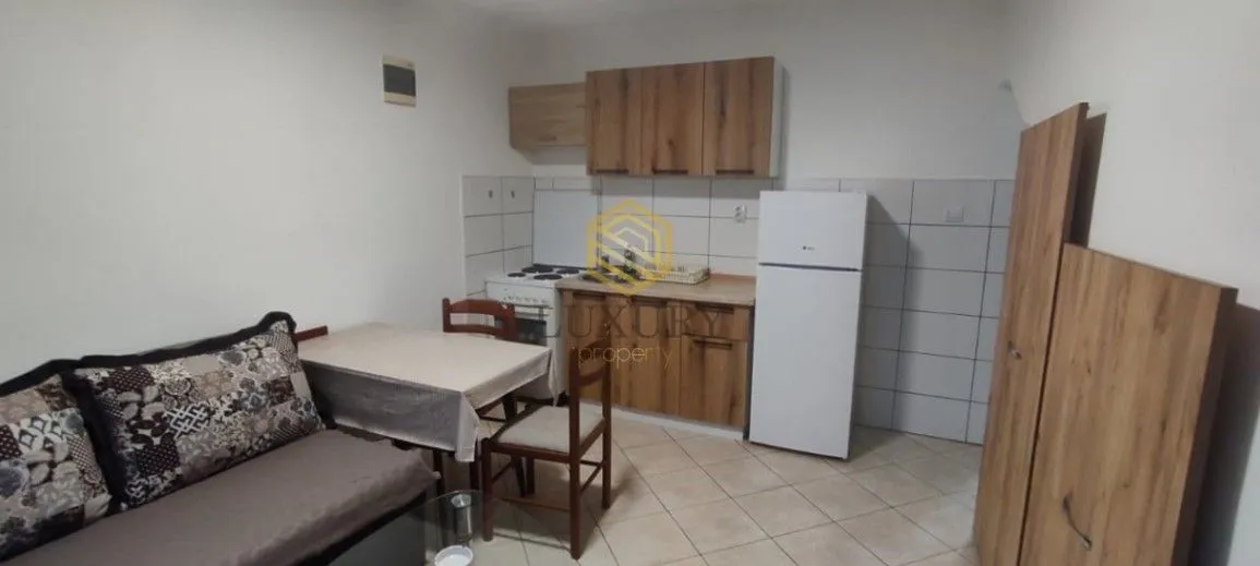 Izdavanje, garsonjera, 26m², Stari Aerodrom, Podgorica