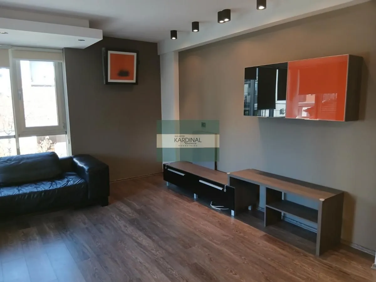 Izdavanje, dvosoban stan, 76m², Veliki park, Kragujevac