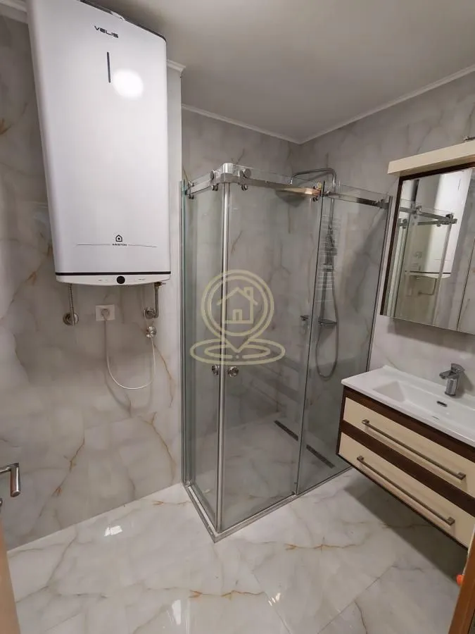 Izdavanje, trosoban stan, 80m², Savski Venac, Beograd