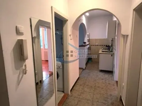 Izdavanje, poslovni prostor, 52m², Savski Venac, Beograd - image 14