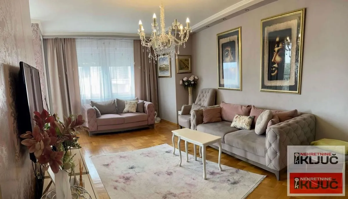 Prodaja, četvorosoban stan, 124m², Grbavica, Novi Sad Sve Podlokacije