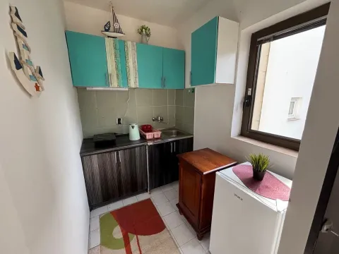 Izdavanje, jednosoban stan, 25m², Centar, Budva - image 9