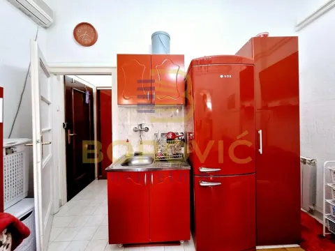 Prodaja, jednosoban stan, 20m², Slavija, Vračar Sve Podlokacije - image 5