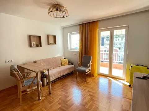 Sale, one bedroom apartment, 35m², Bečići, Budva - image 1