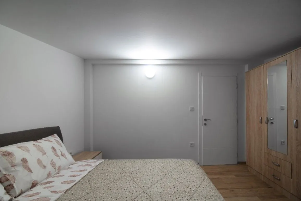 Izdavanje,  stan, 93m2, Škaljari, Kotor