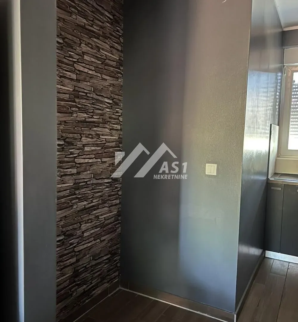 Prodaja, četvorosoban stan, 73m², Karagača, Petrovaradin