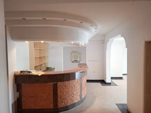 Prodaja, poslovni prostor, 173m², Petrovac, Budva - image 8