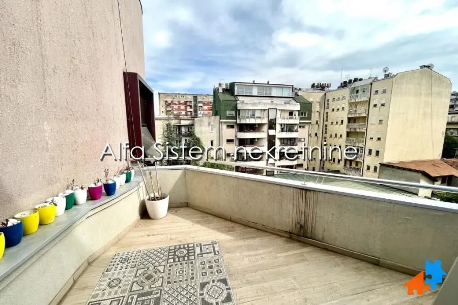 Izdavanje, dvosoban stan, 209m², Kalenić Pijaca, Vračar Sve Podlokacije