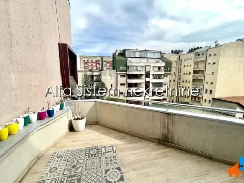Rent, two bedroom apartment, 209m², Kalenić Pijaca, Vračar Sve Podlokacije - image 15