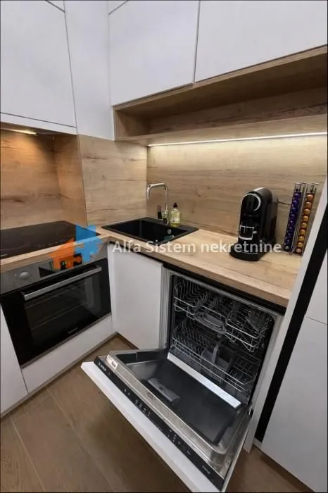 Rent, one bedroom apartment, 42m², Savski Venac, Beograd