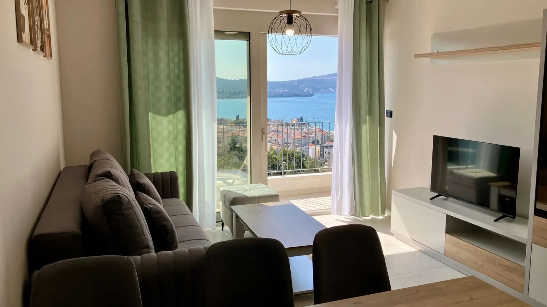 Rent, one bedroom apartment, 42m², Tripovići, Tivat