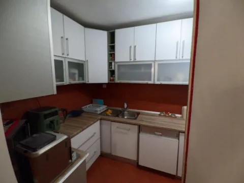 Prodaja, trosoban stan, 85m², Stari Aerodrom, Podgorica - image 8