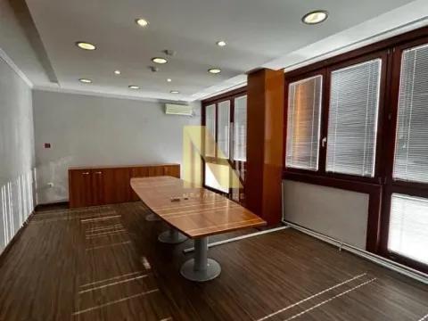 Izdavanje, poslovni prostor, 310m², Centar, Novi Sad - image 2
