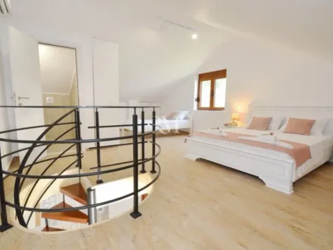 Izdavanje, jednosoban stan, 45m², Muo, Kotor - image 11