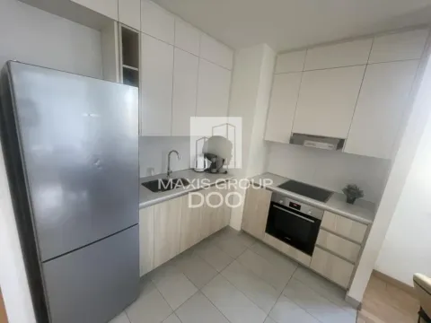 Izdavanje, četvorosoban stan, 88m², Savski Venac, Beograd - image 3